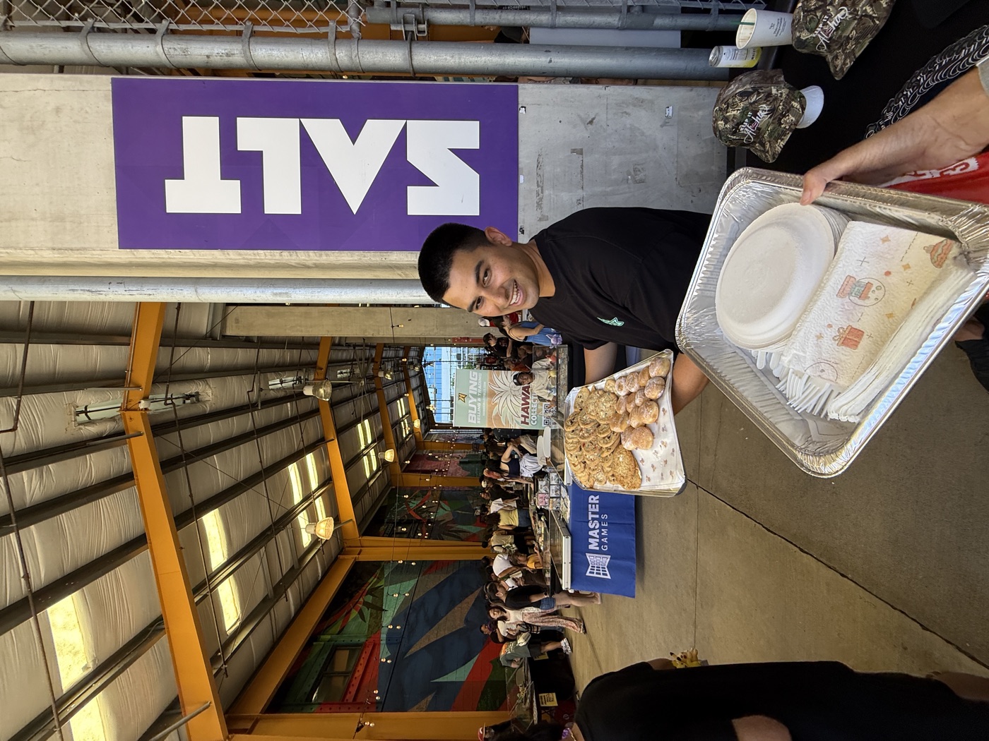 Kamaka handing out sweets at Keep It Aloha